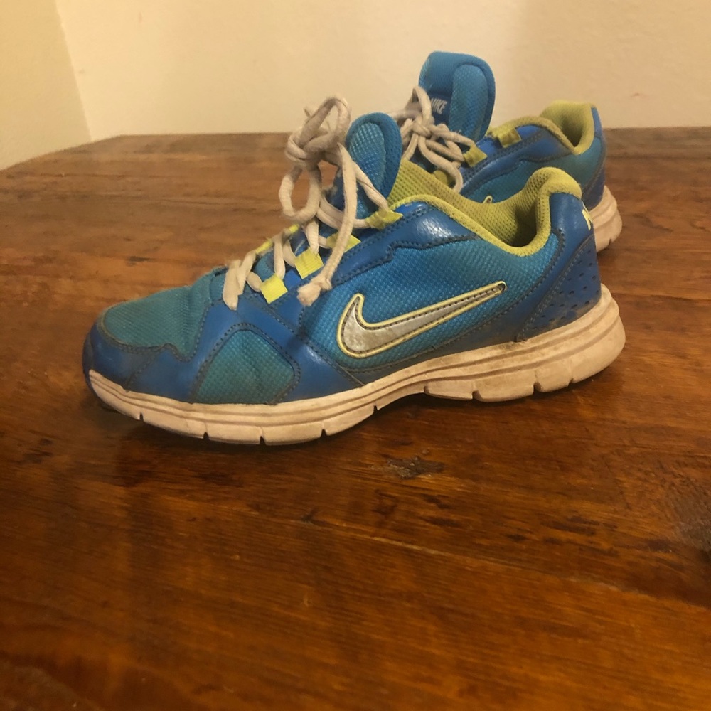 Girls Nike size 4